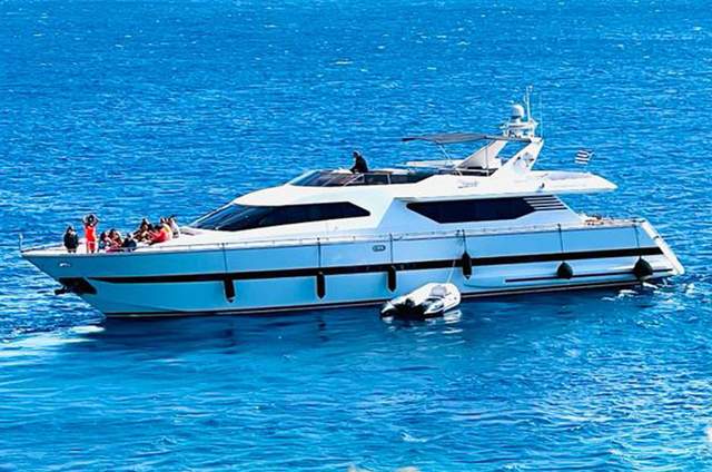luxury yacht charter Mykonos Greece