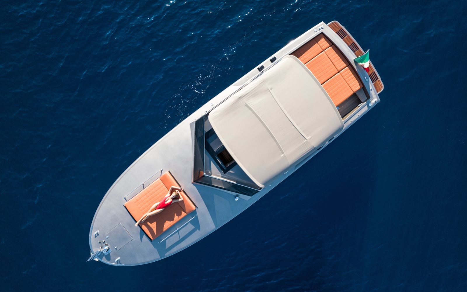 Weekly yacht Charter Naples, Italy