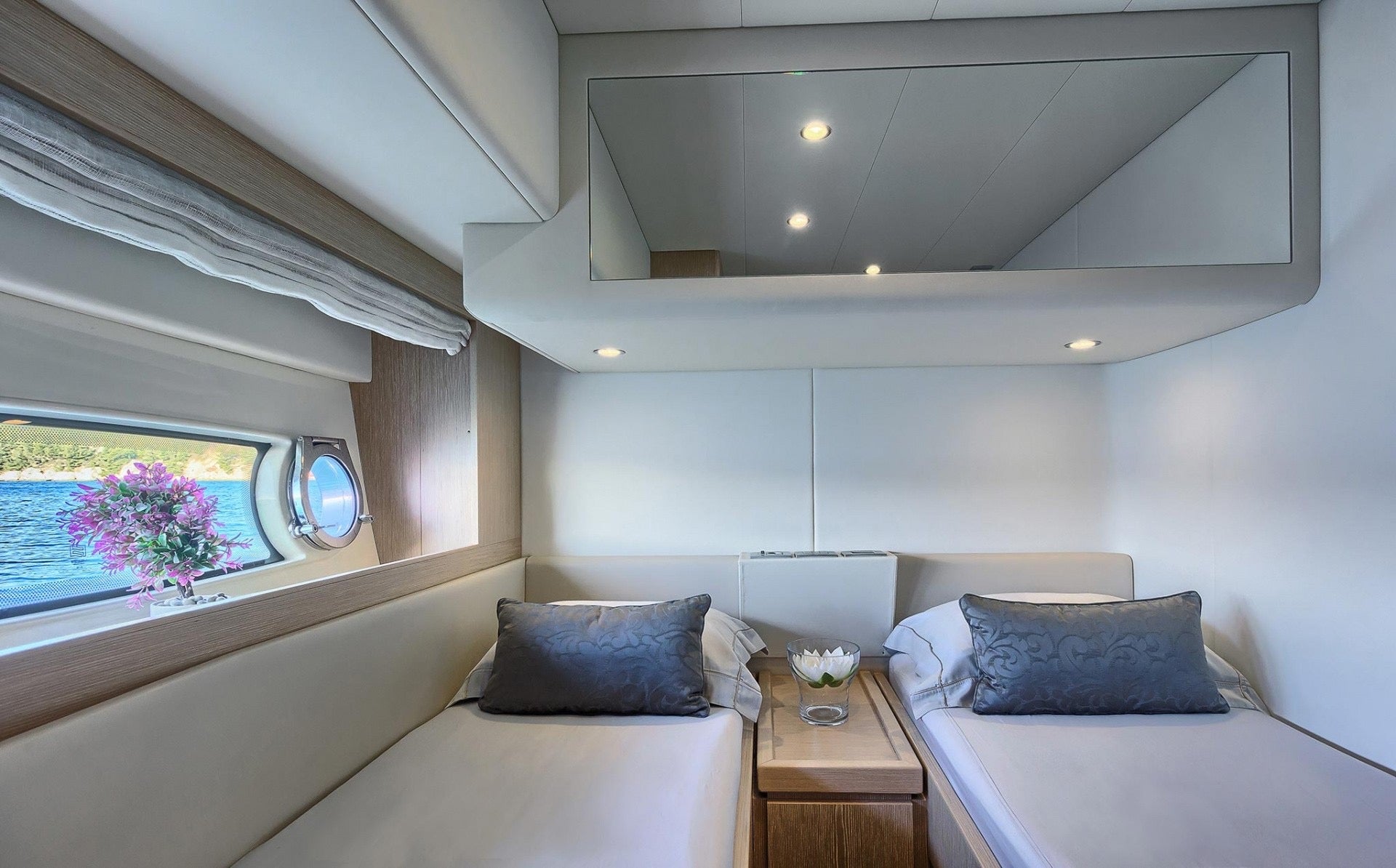 FERRETTI luxury yacht Charter Cannes
