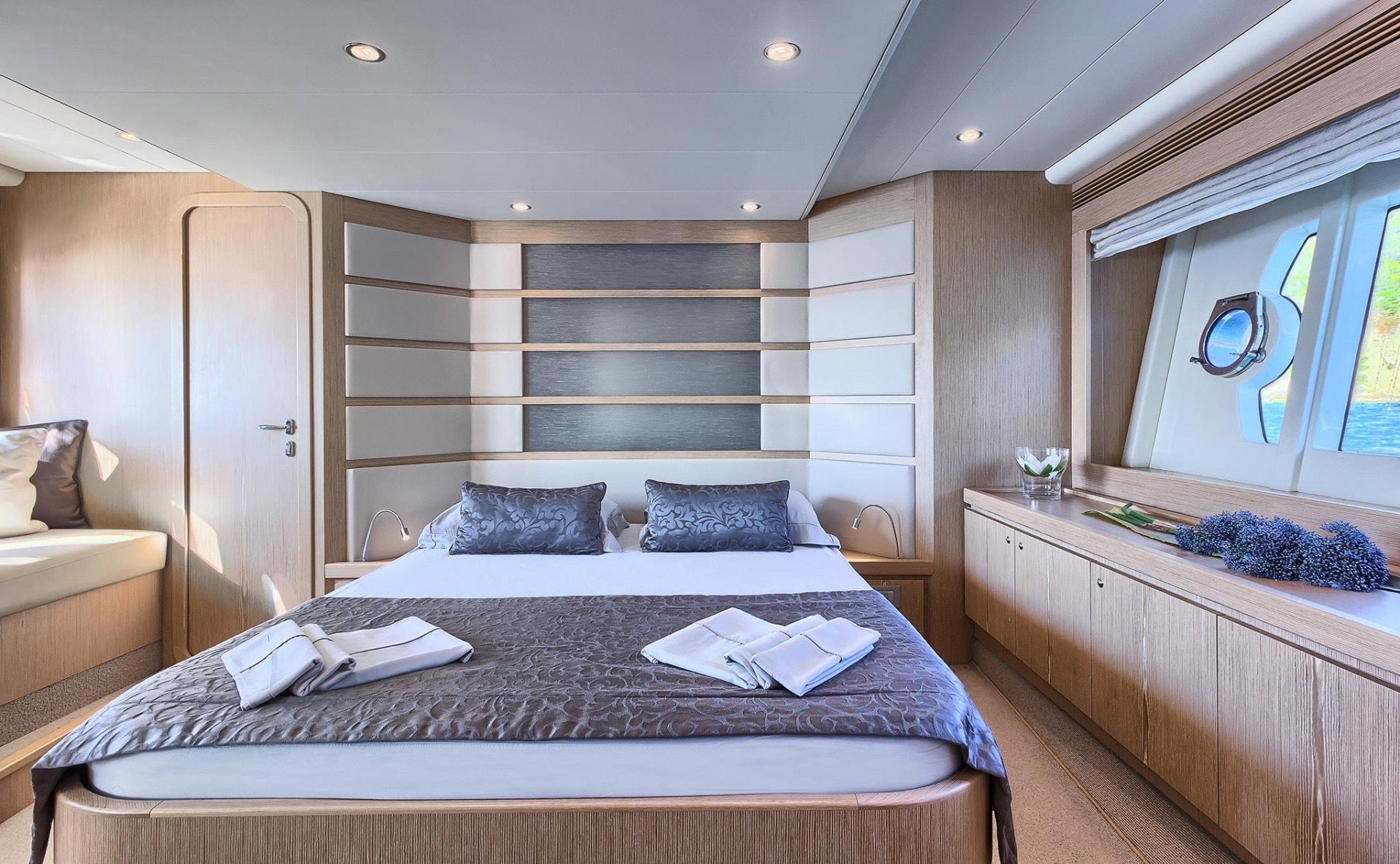 FERRETTI luxury yacht charter Cannes