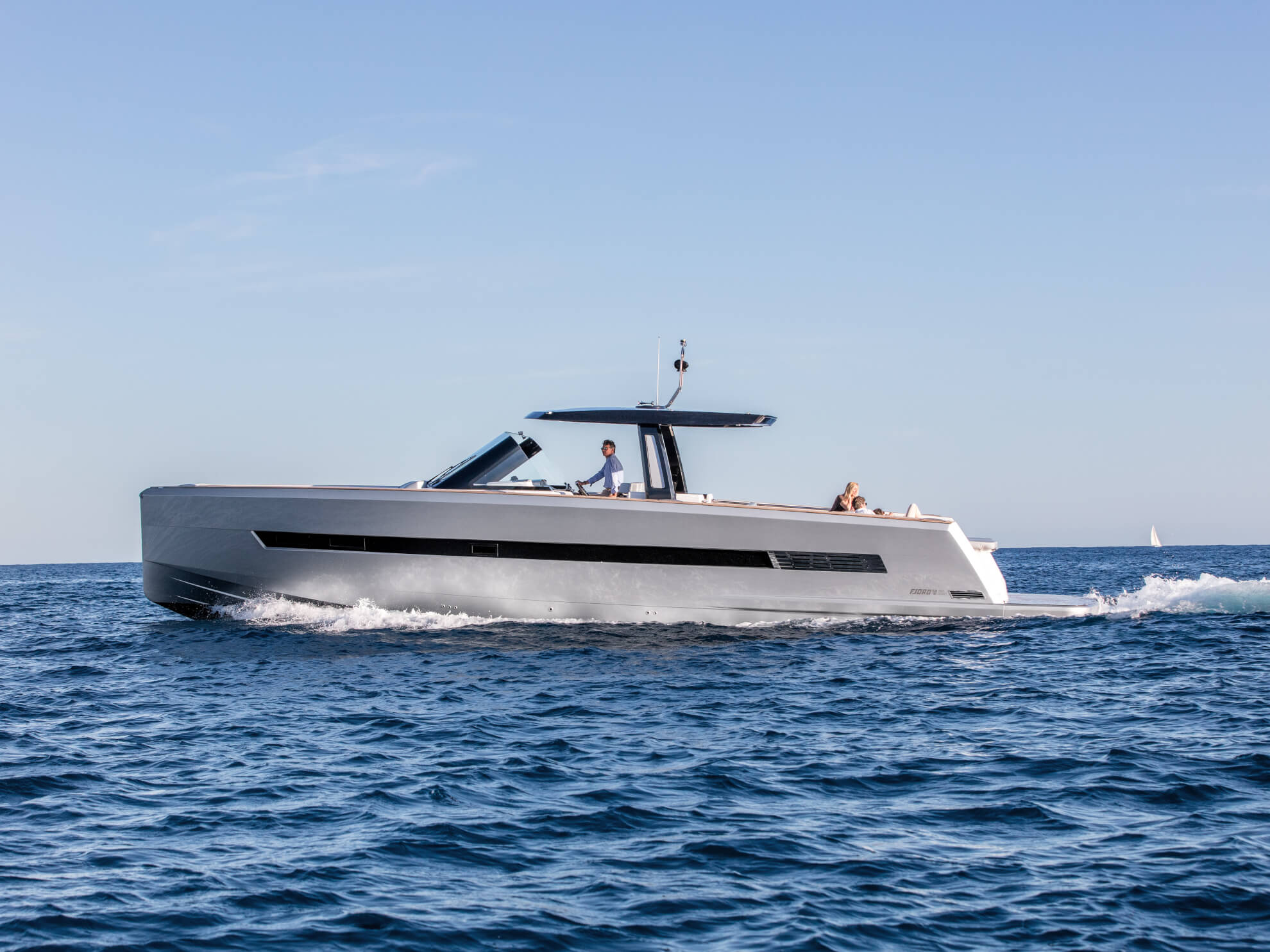 Weekly yacht Charter St Tropez France
