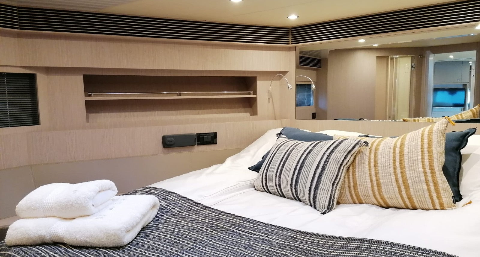 Mega Yacht Charter Cannes