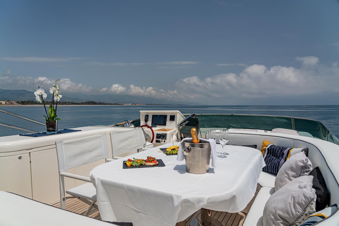luxury yacht Charter Naples, Italy