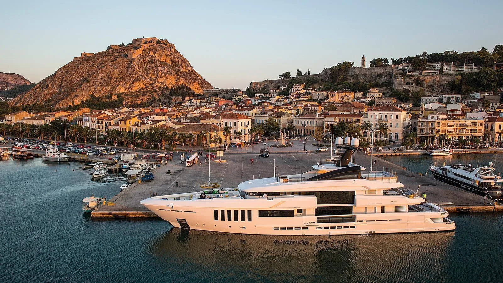 motor yacht charter greece