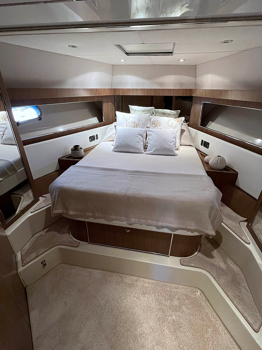 Naples Italy luxury yacht charter