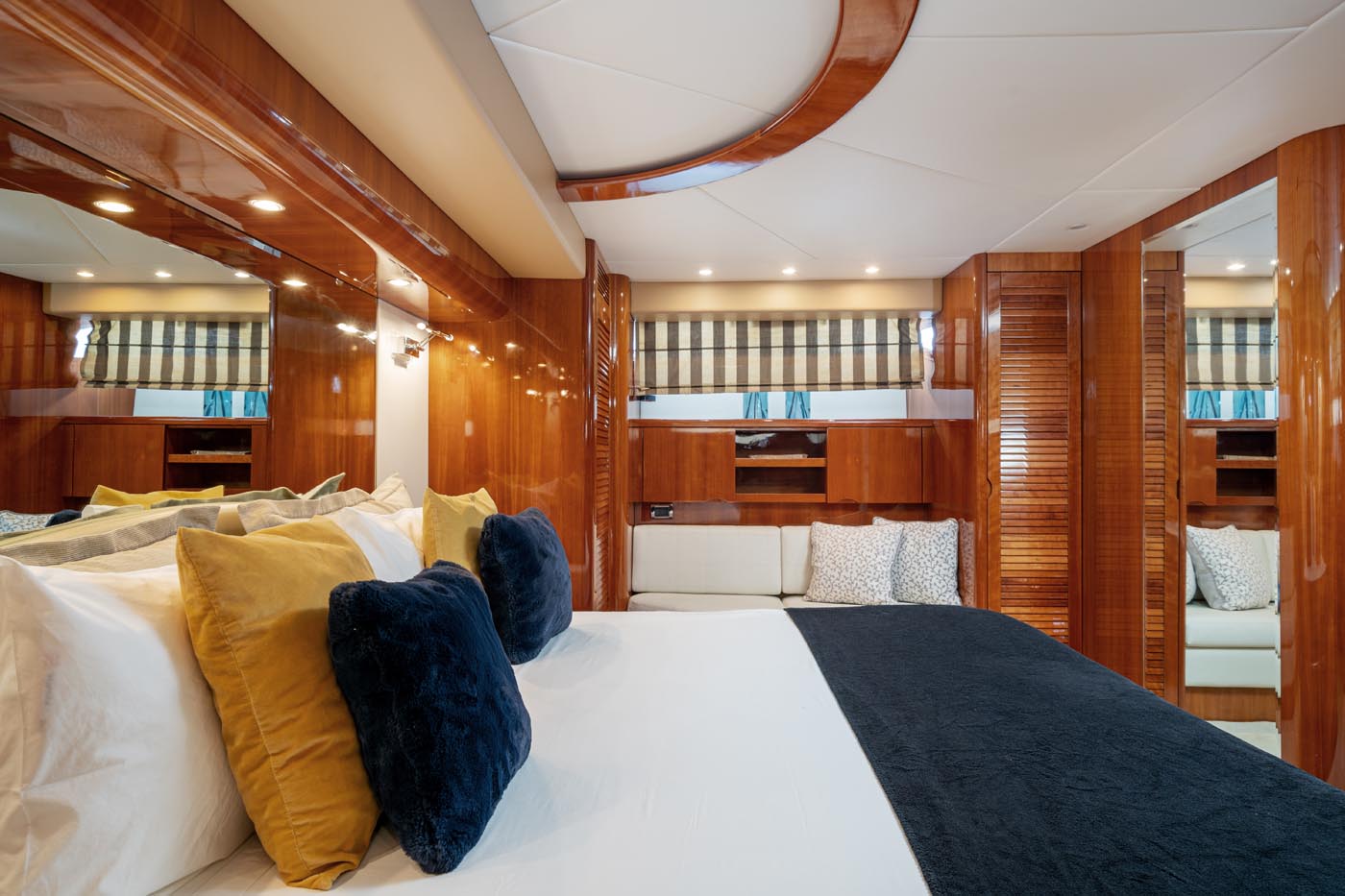 Italian weekend yacht charter