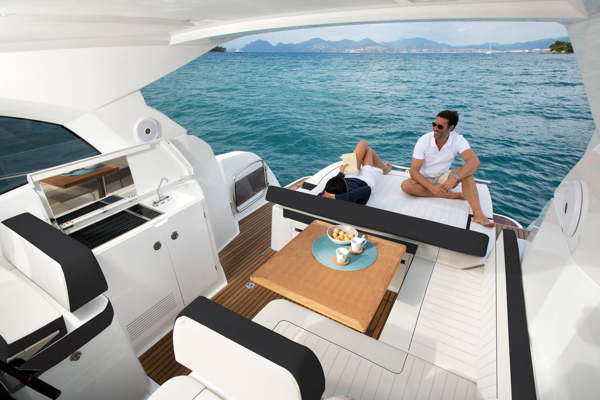 Luxury Yacht Charter in Antibes