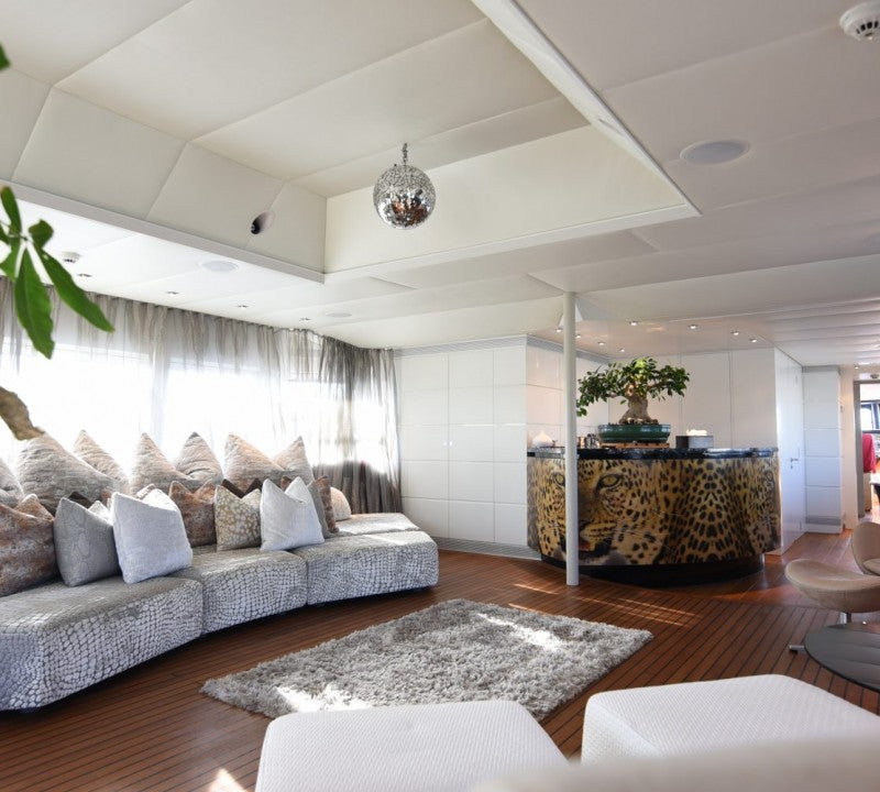 M/Y LIFE SAGA