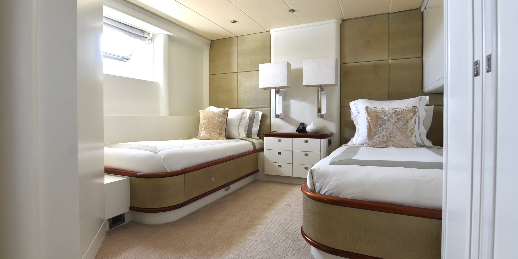 M/Y LIFE SAGA