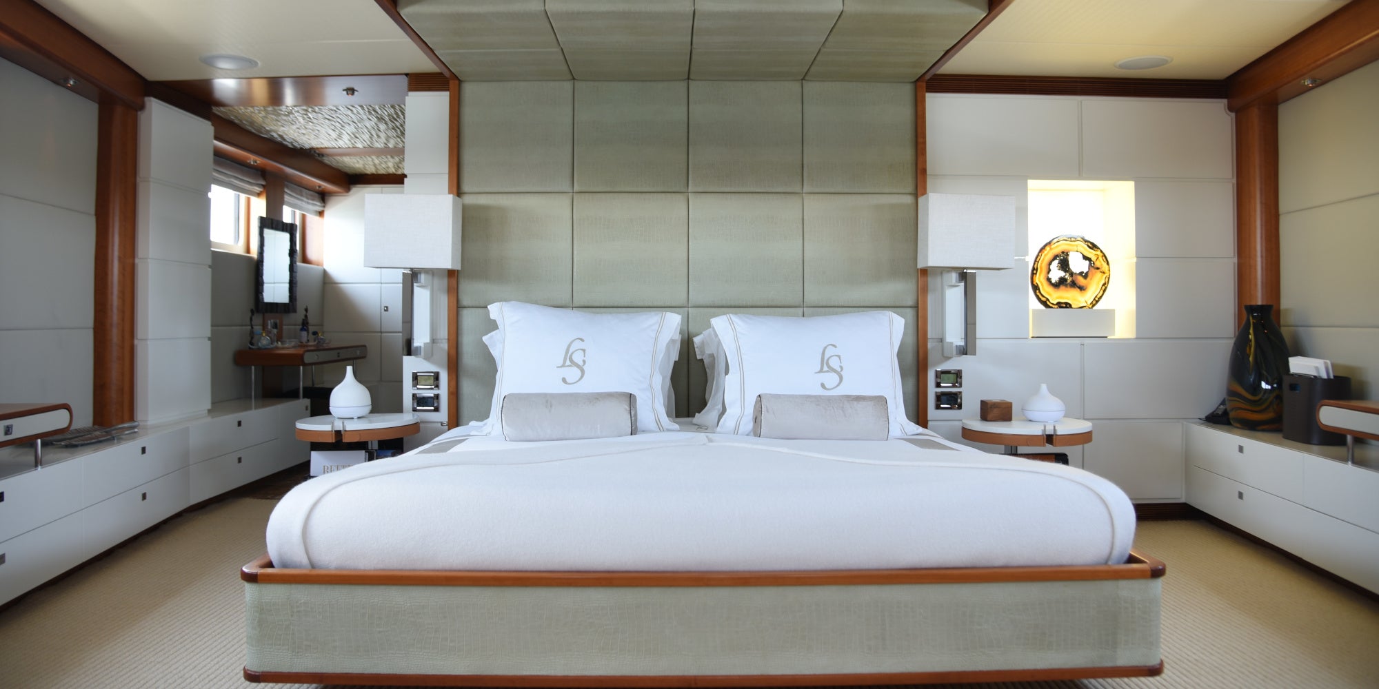 M/Y LIFE SAGA
