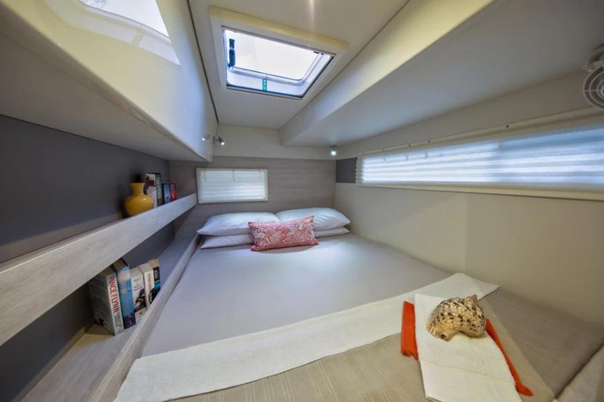 LEOPARD 43 POWER CATAMARAN