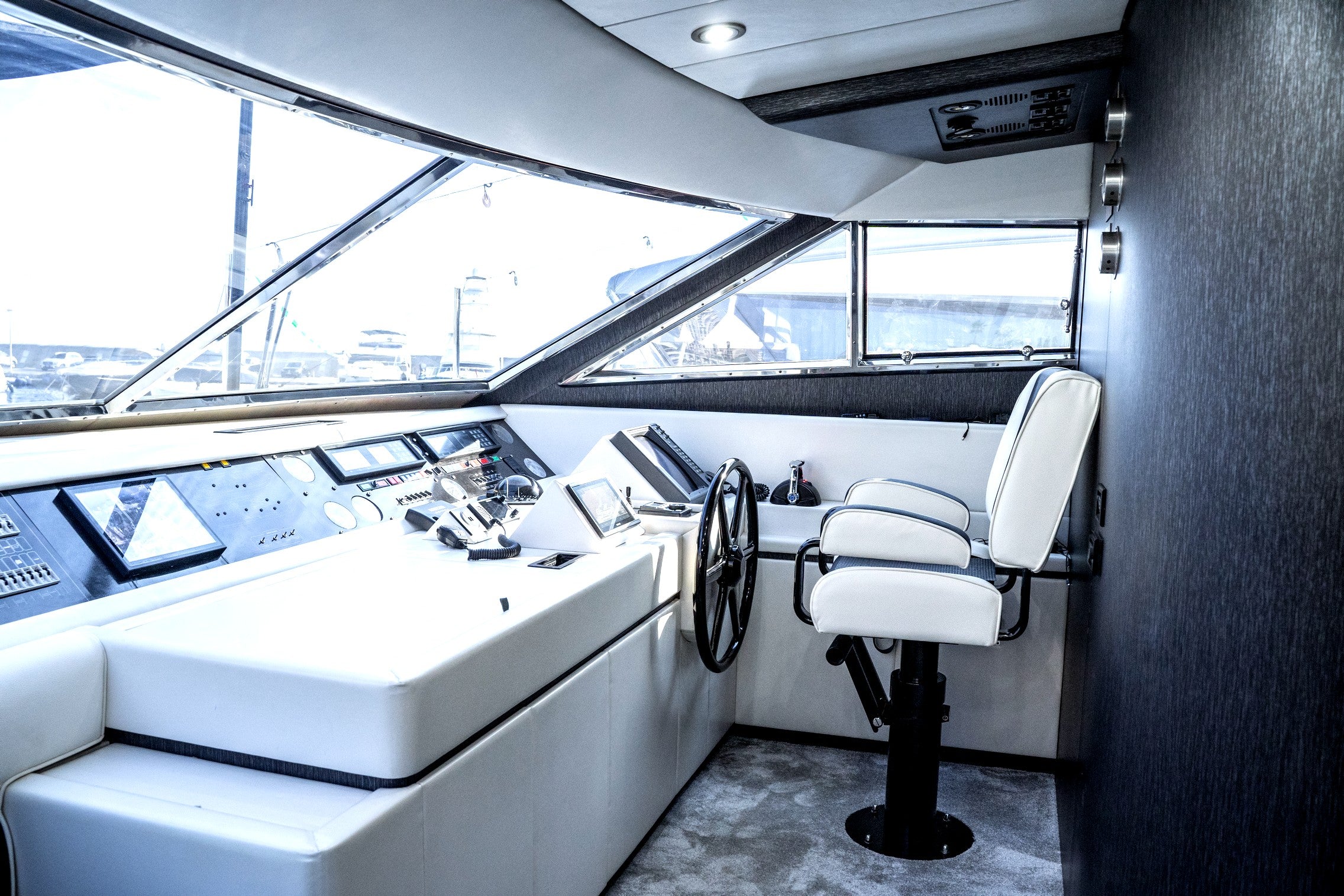 Luxurious yacht charter St Tropez France