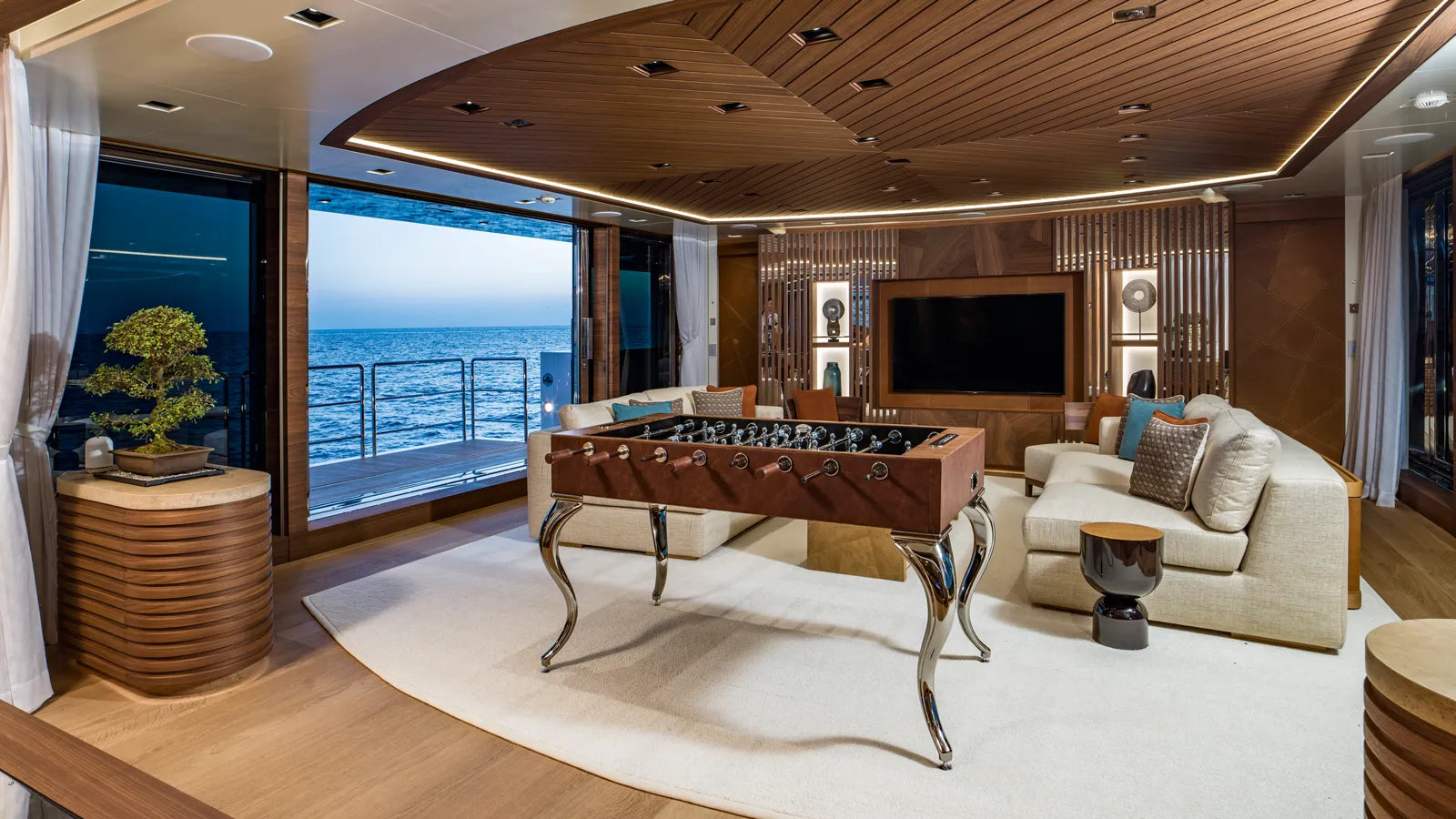 M/Y LIFE SAGA