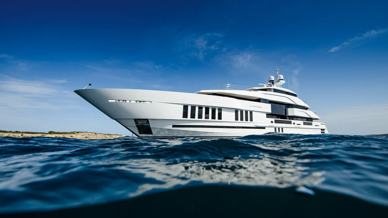 M/Y LIFE SAGA