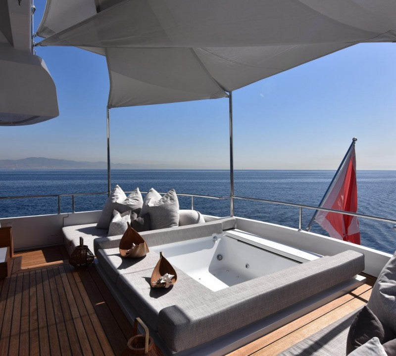 M/Y LIFE SAGA
