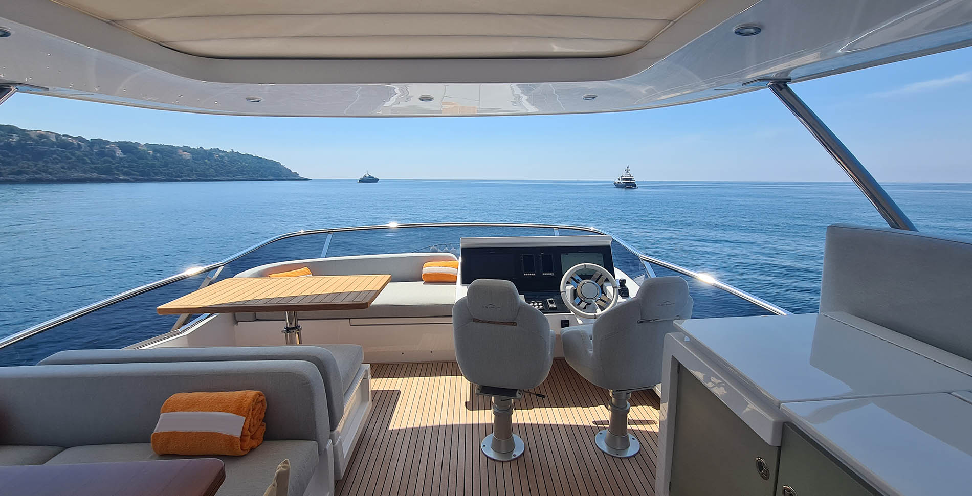 vacation yacht charter south of France