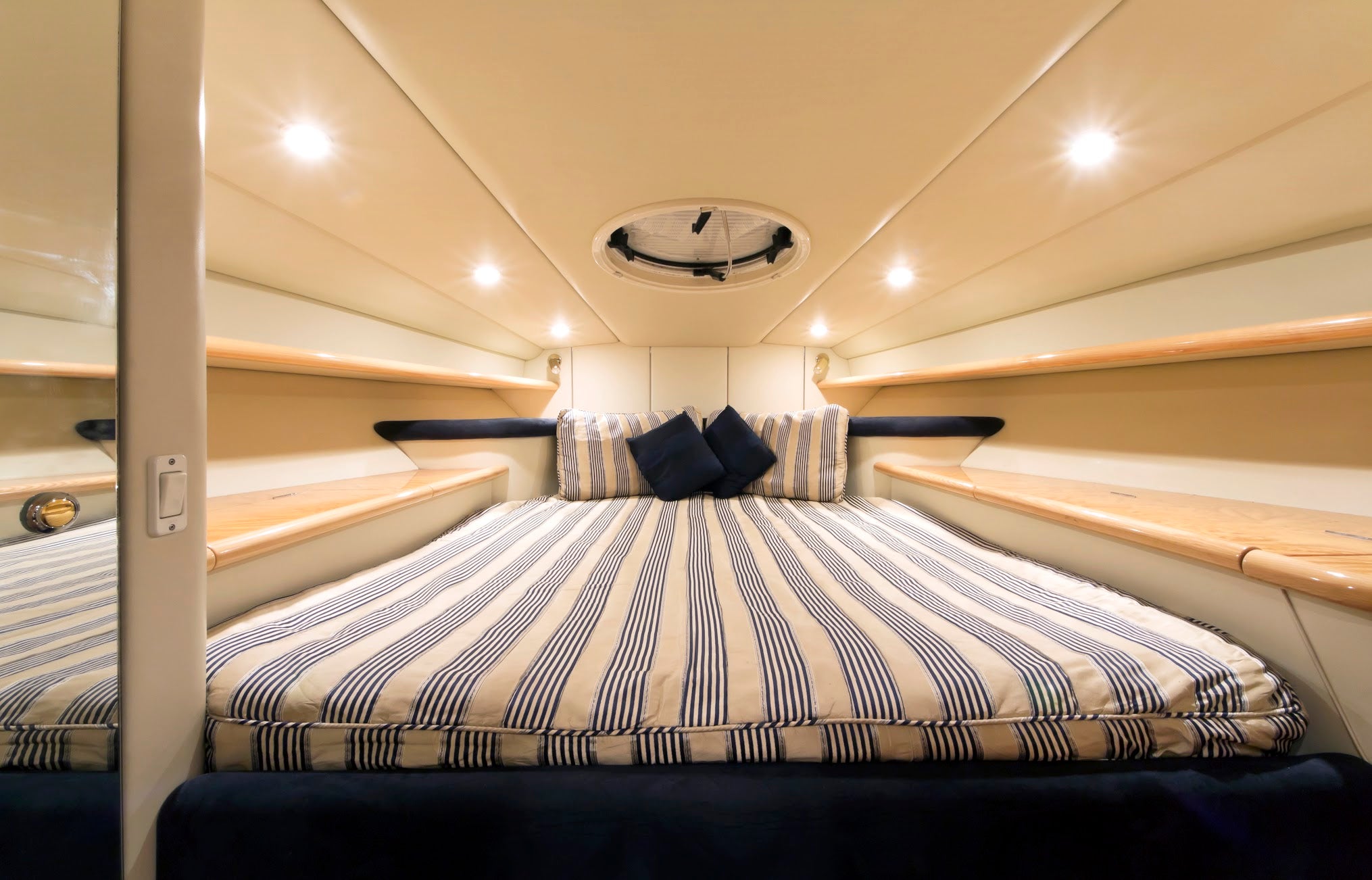 Weekly yacht Charter Cannes