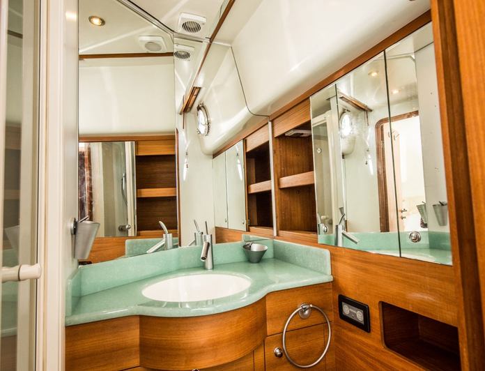 Motor Yacht Charter Cannes France