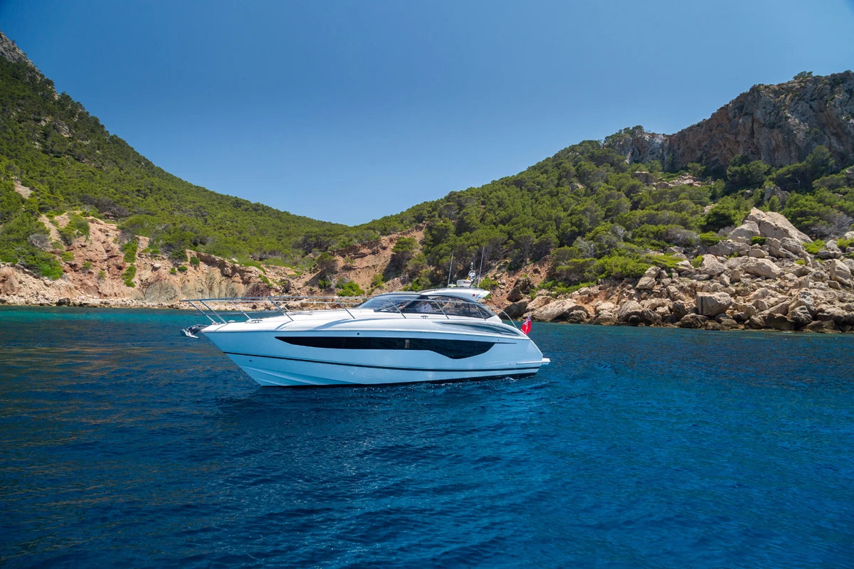 Luxury Motor Yacht for Rent in St Tropez