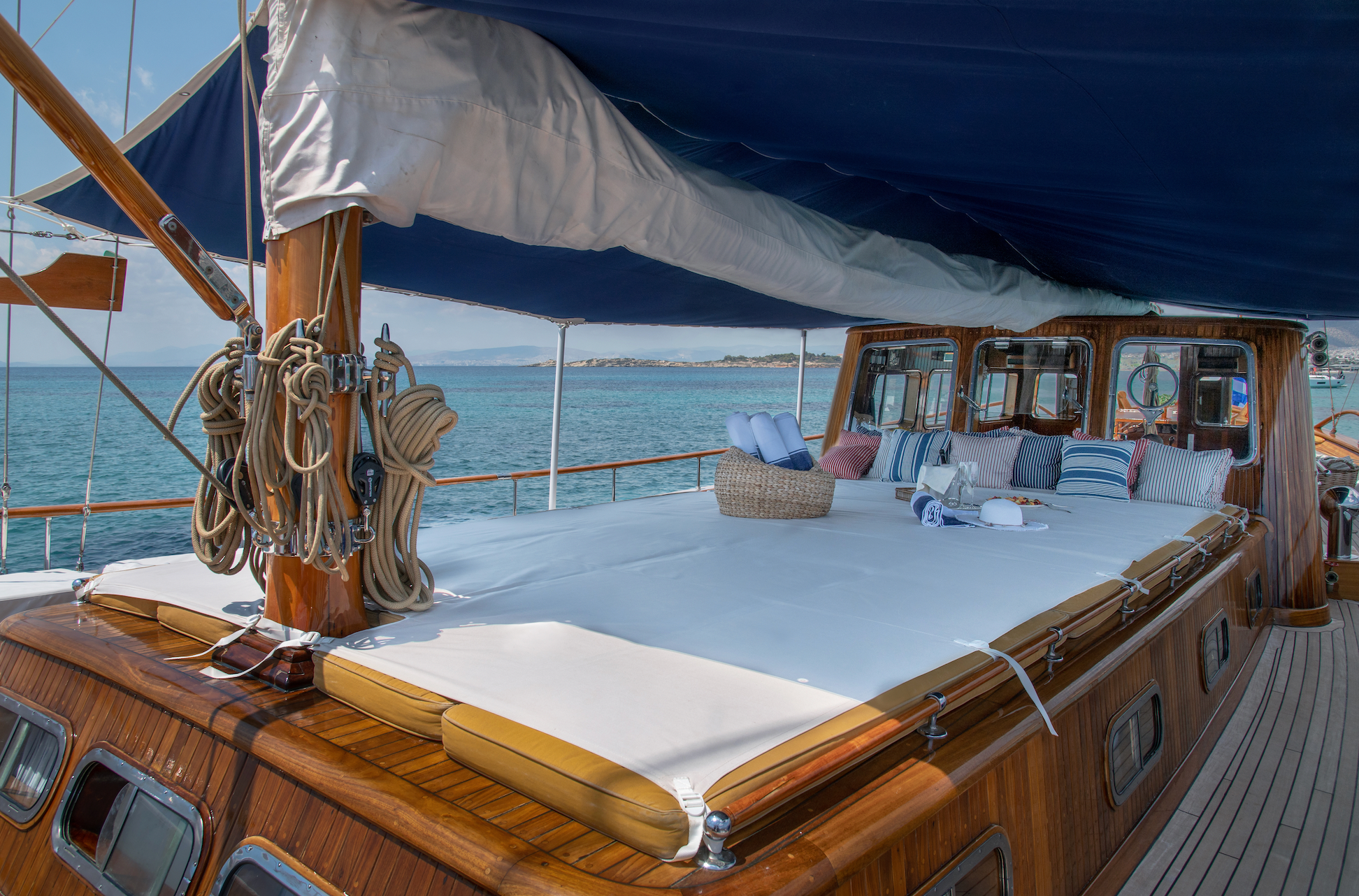crewed motor yacht charter Greece