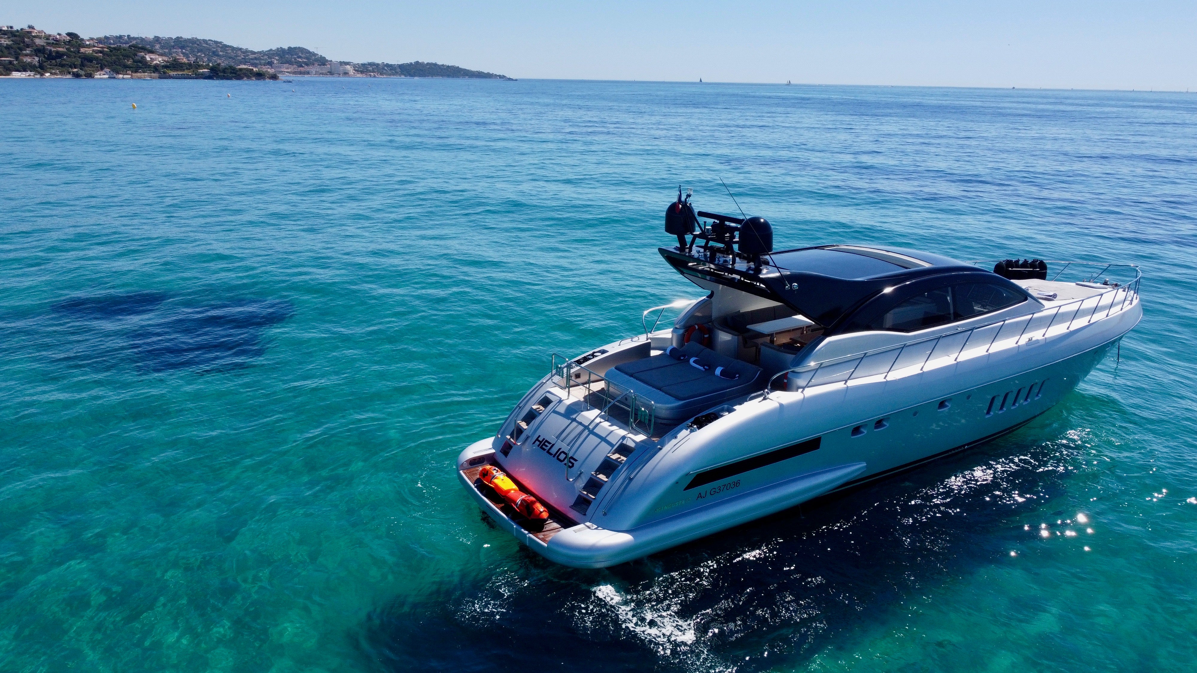 Weekly yacht Charter St Tropez France