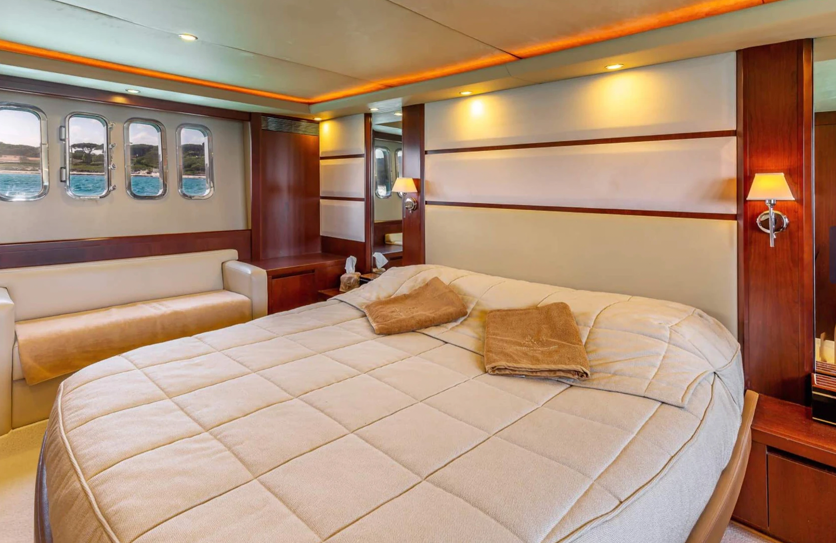 luxury yacht charter St Tropez France