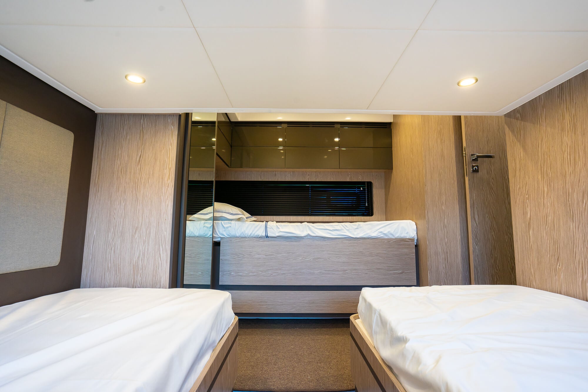 luxury motor yacht charter Greece