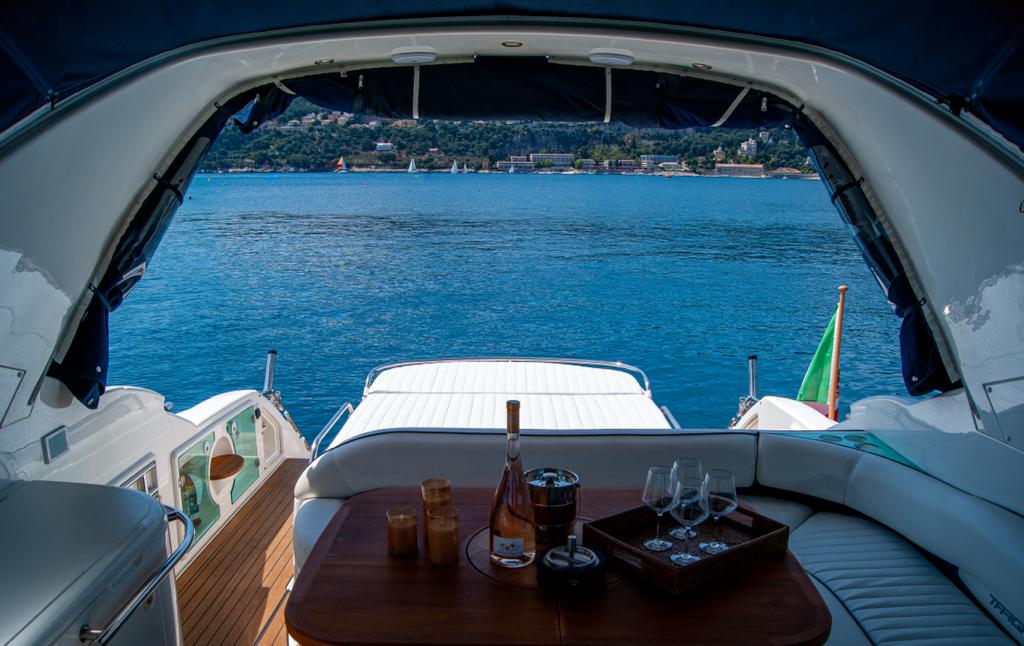 Large yacht charter south of France