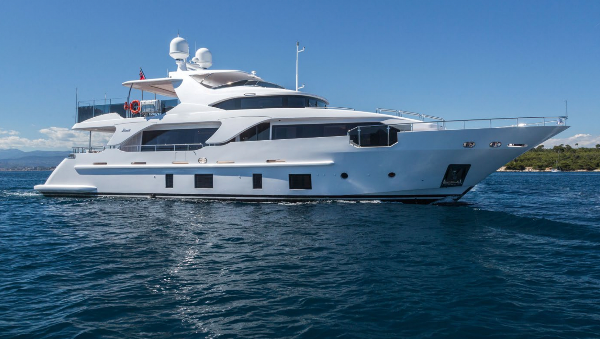 GALA Weekly yacht Charter Cannes