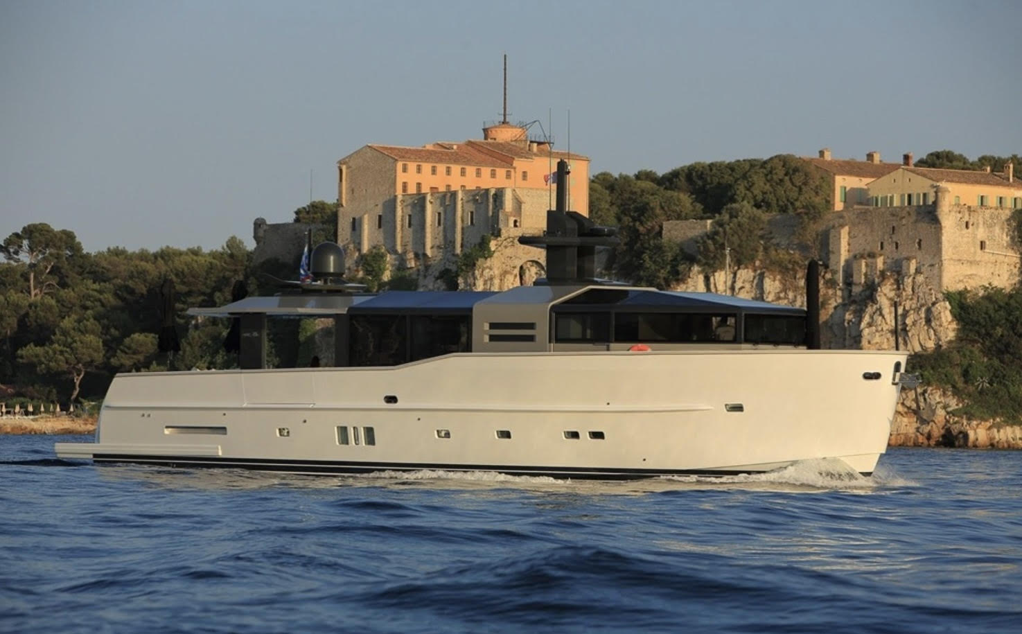 weekend yacht charter St Tropez France