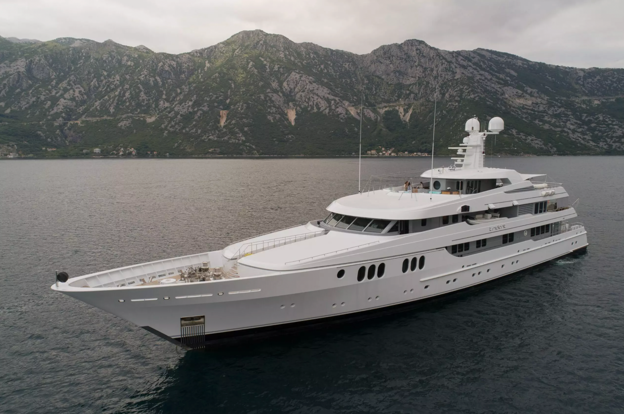 TRIDENT birthday yacht charter Monaco