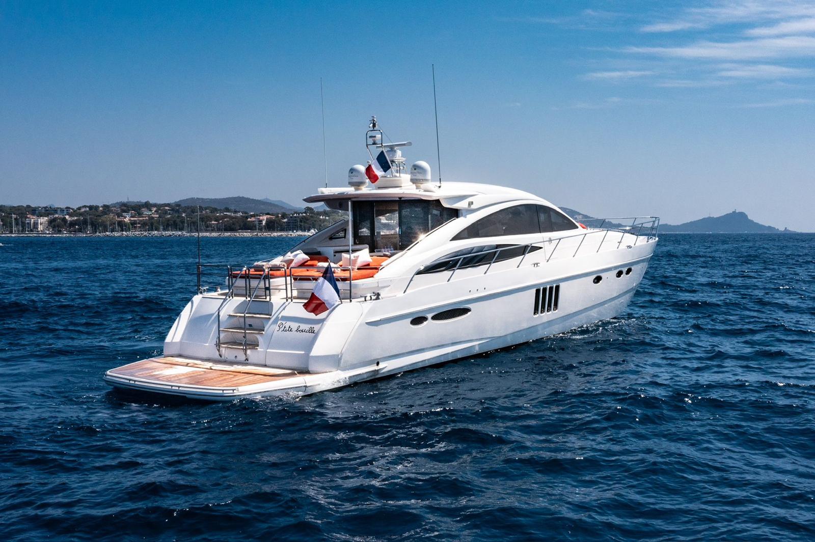 P'tite Bouille Yacht Charter Holiday Cannes