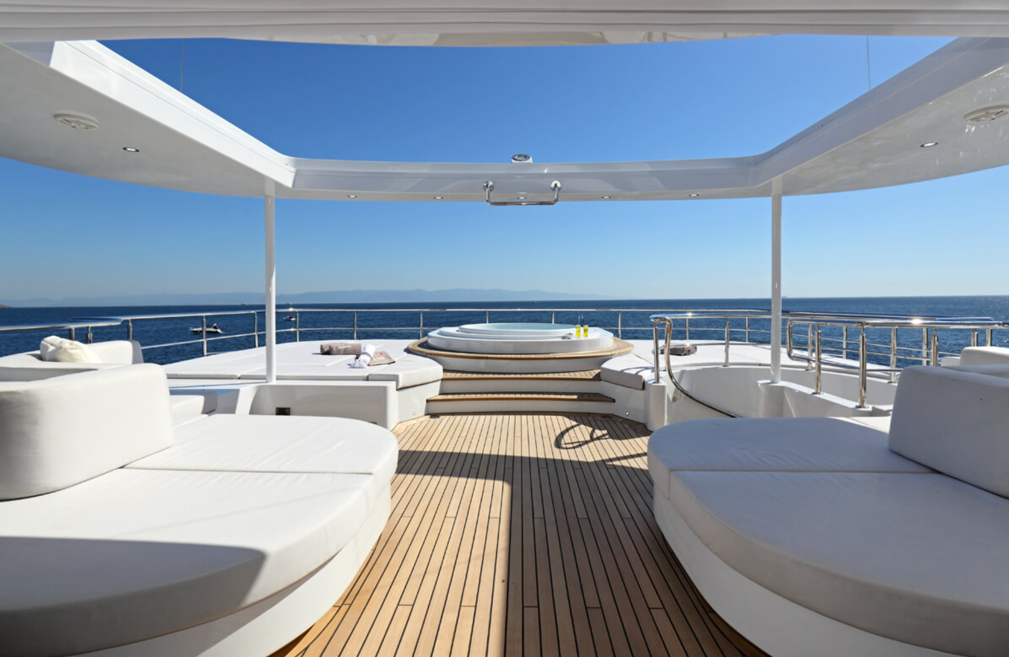 IMMERSIVE Mediterranean fully crewed sailing yachts