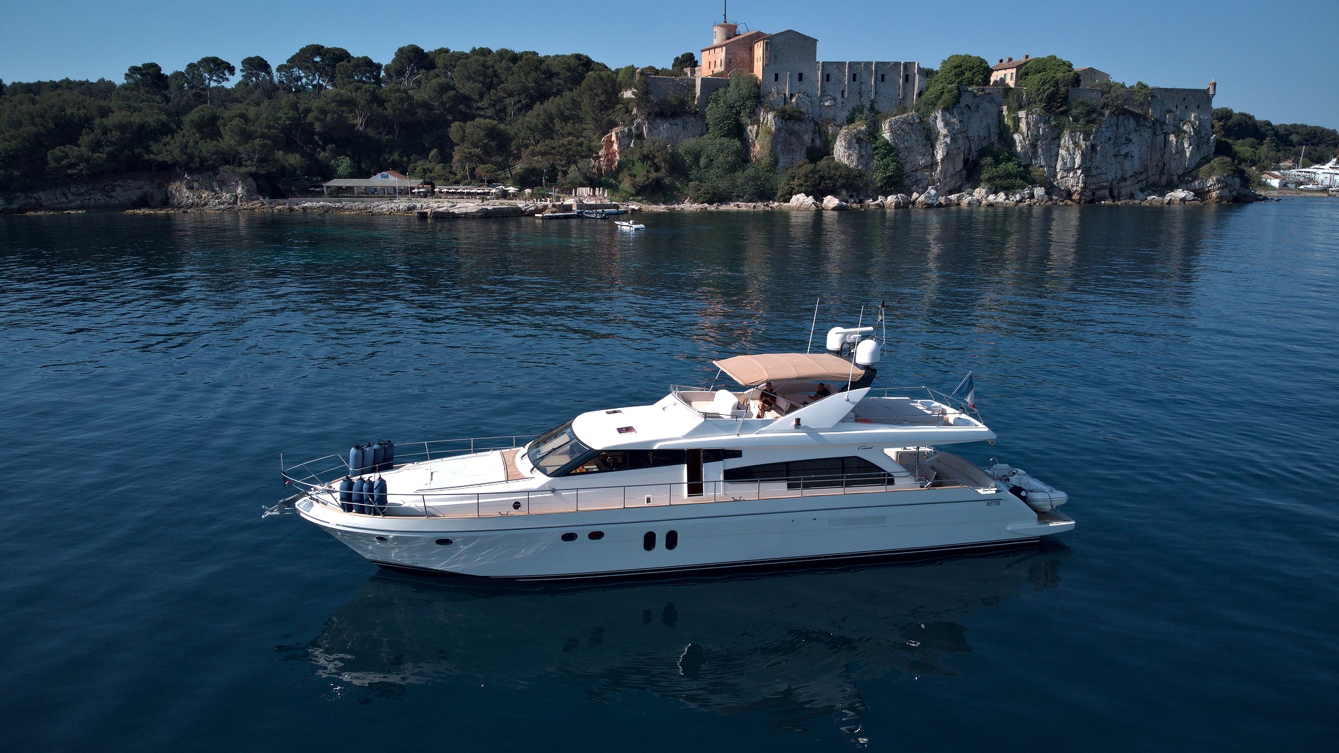 weekend yacht charter Cannes 