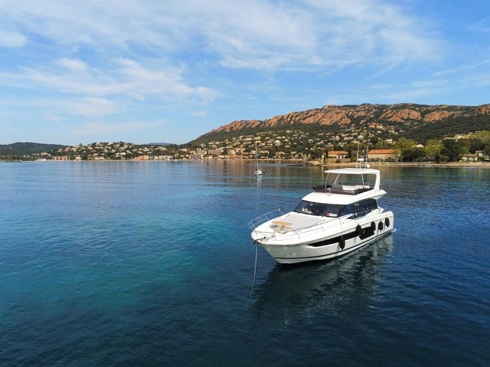 Luxury Yacht Charter in Cannes
