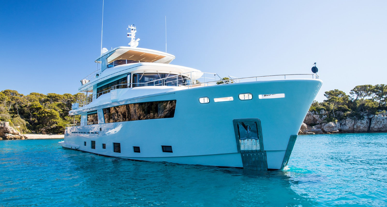 Mega yacht Charter Corsica 