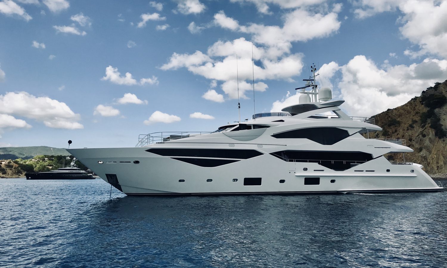 Mega Yacht Charter south of France