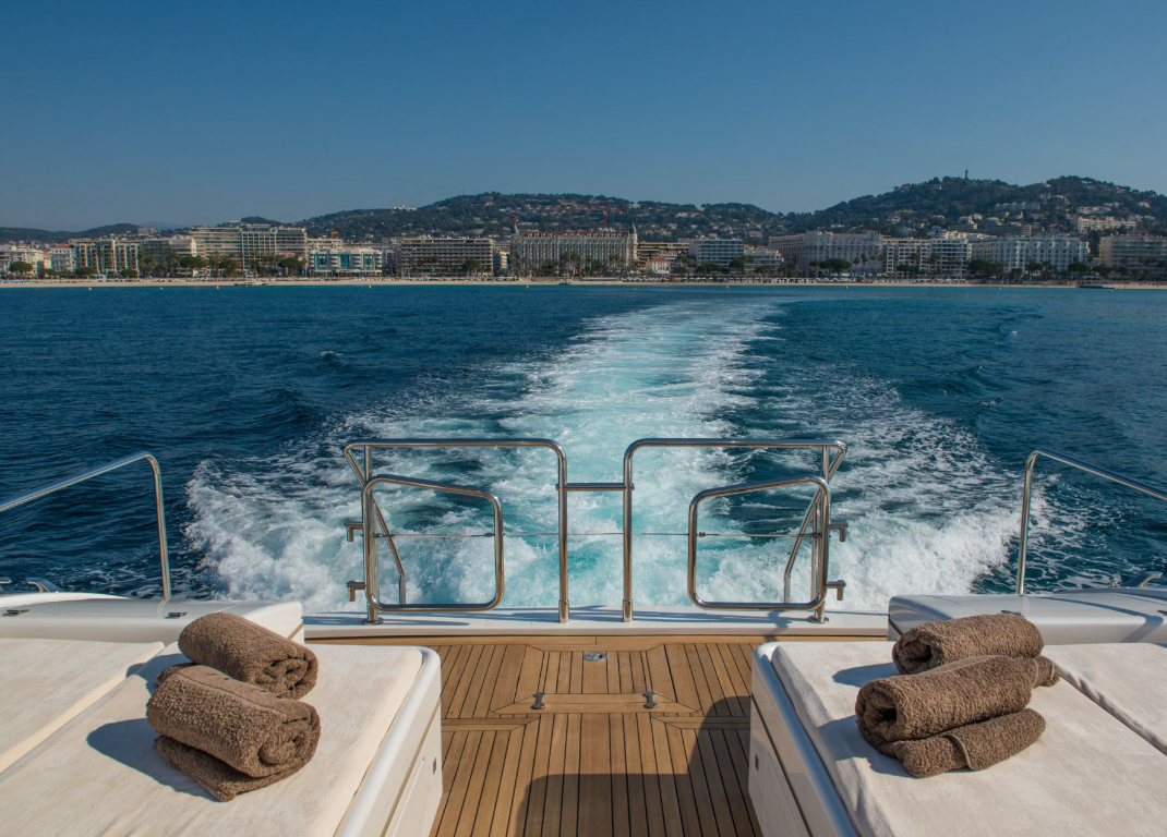 Weekly yacht Charter Cannes 